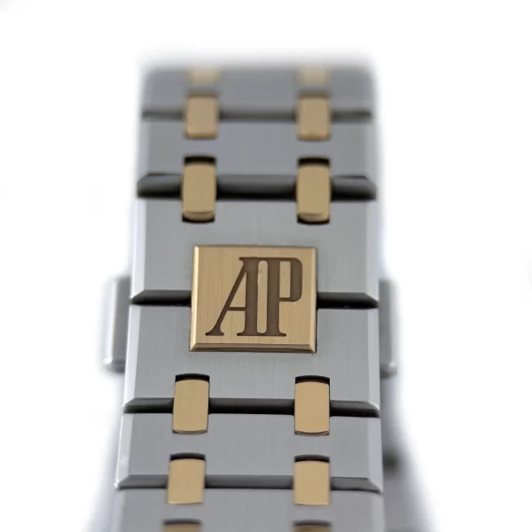AP - 15400SR - White