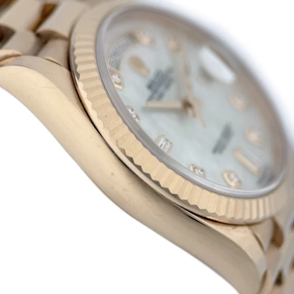 Rolex - 126235 - Mop Diamond Dial