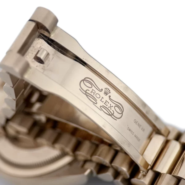 Rolex - 126235 - Mop Diamond Dial